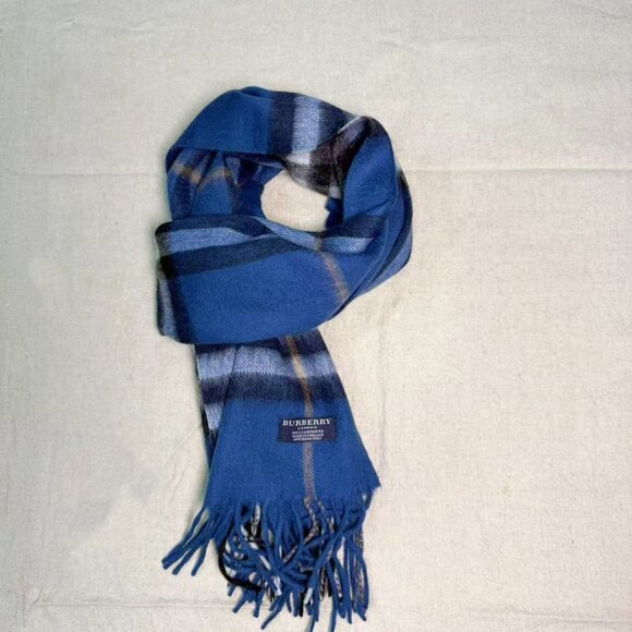 Vintage Blue Burberry 100%Cashmere Scarf in excellent condition Made in England - Picture 5 of 6